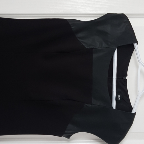 Black sheath dress. - Picture 2 of 2